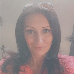 Meet your Posher, Connie